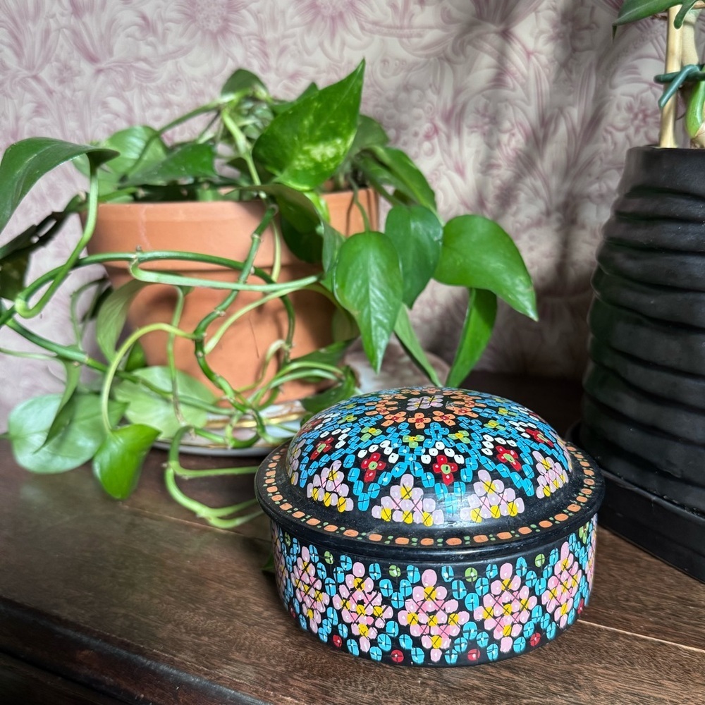 Ceramic hand painted trinket box